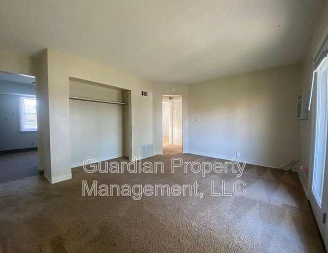 Photo - 523.5 W 8th St