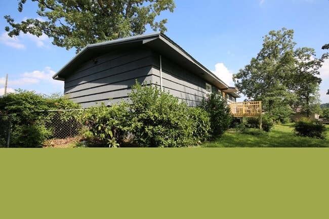 Photo - 2816 8th St NE