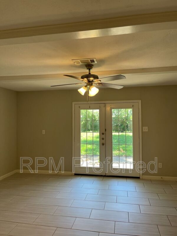 Photo - 5502 Chantilly Ln