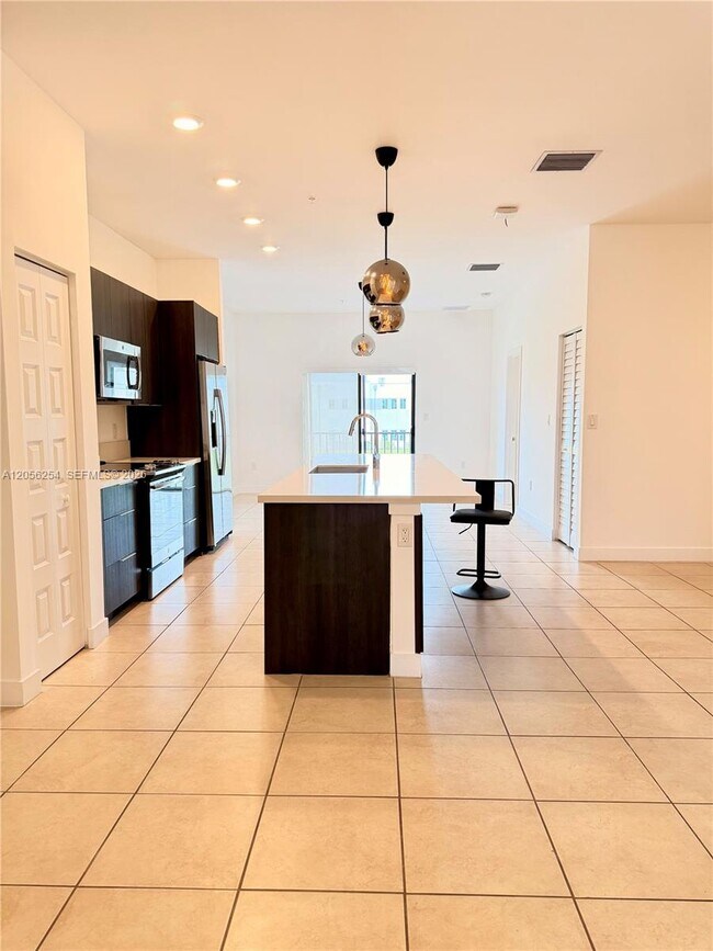 Photo - 7819 NW 104th Ave Unidad 22