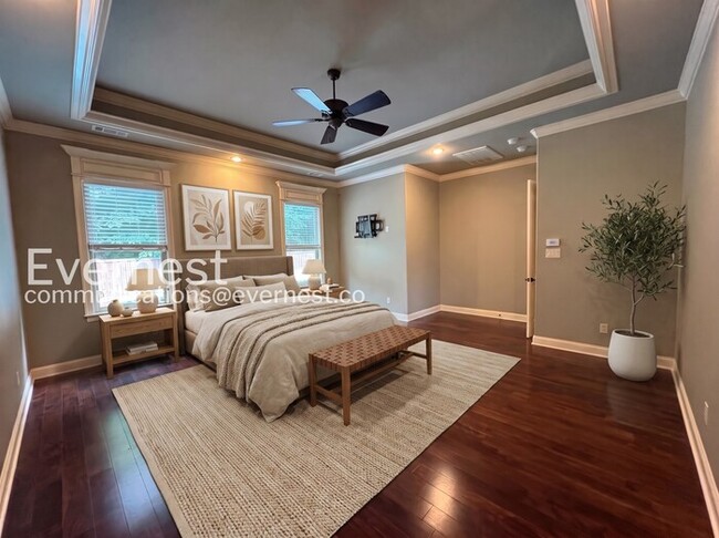 6587 Westminster