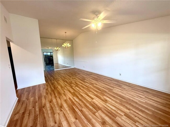 Photo - 8005 SE Villa Cir