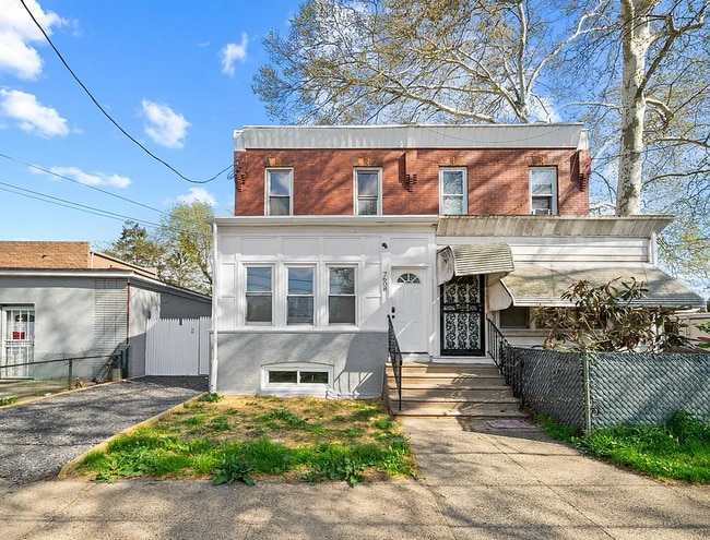 Building Photo - 7608 Chelwynde Ave