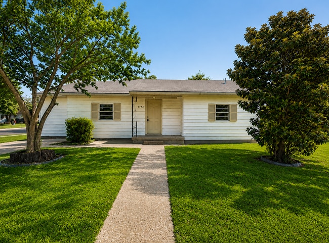 Building Photo - AVAILABLE NOW; APPLY TODAY ON OUR WEBSITE!!!