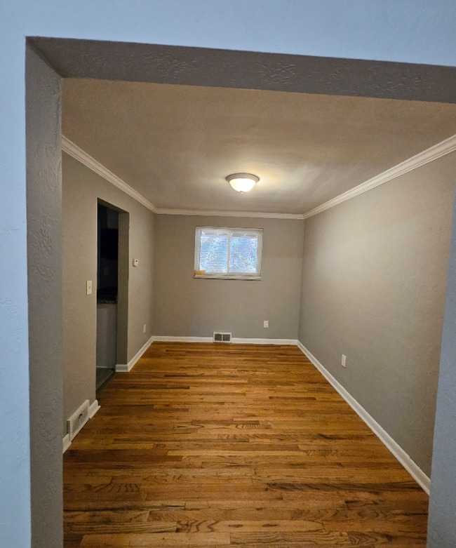 Photo - 2273 Pauline Ave