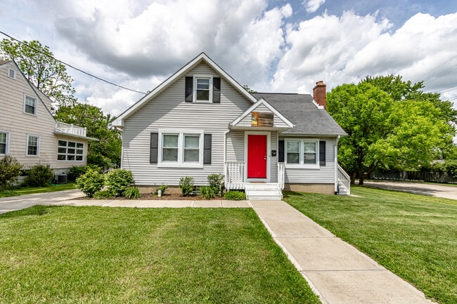 Photo - 100 W Central Ave