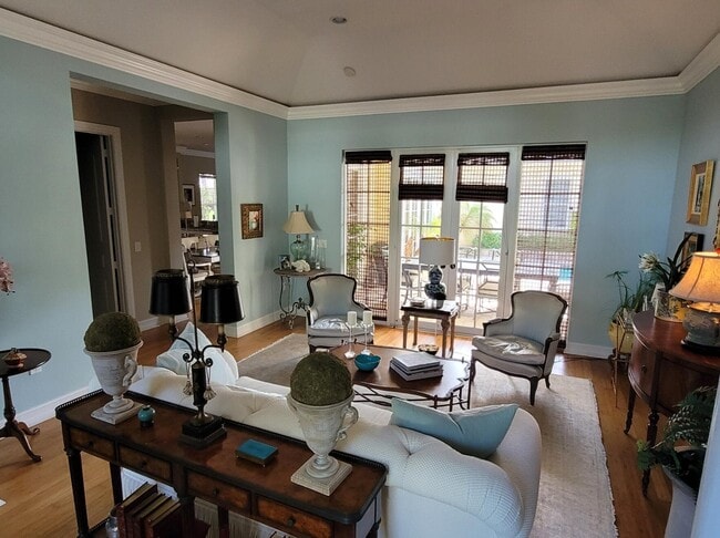 Photo - 6585 Martinique Way