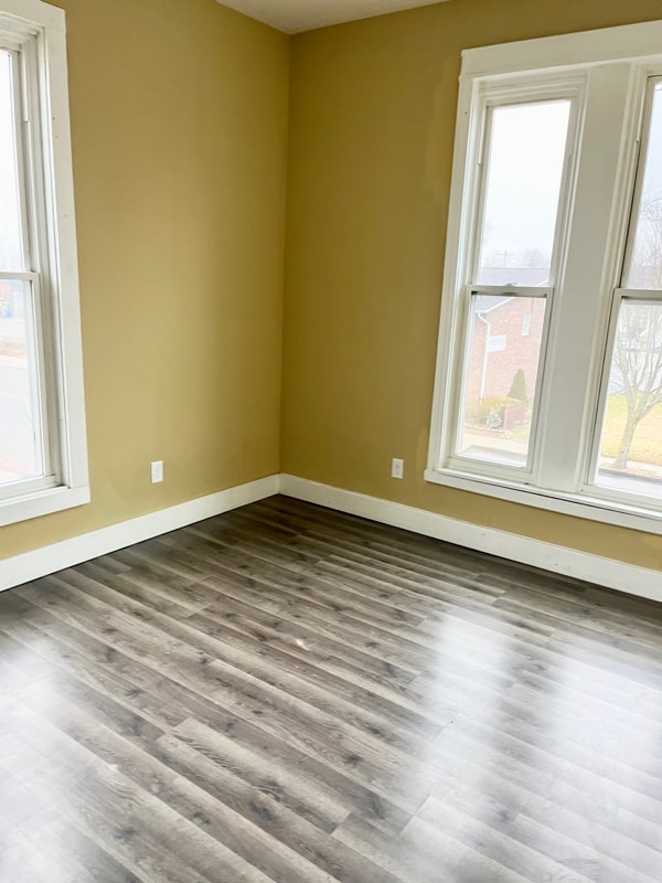 Photo - 913 S Main St