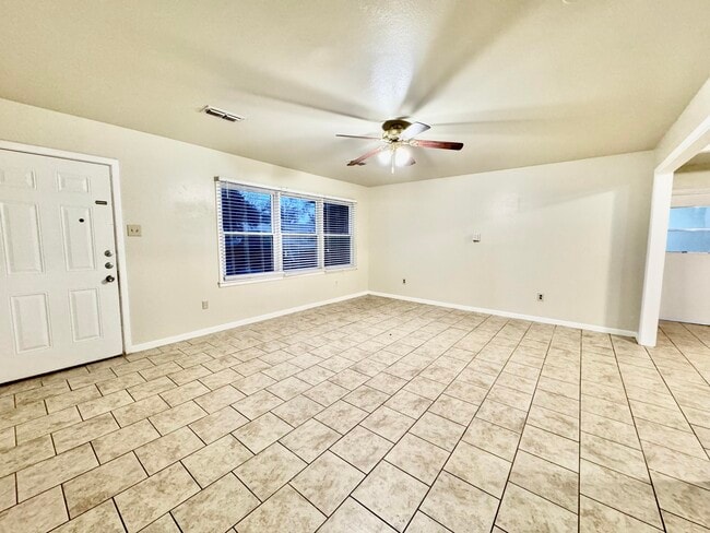 Photo - 3008 57th St