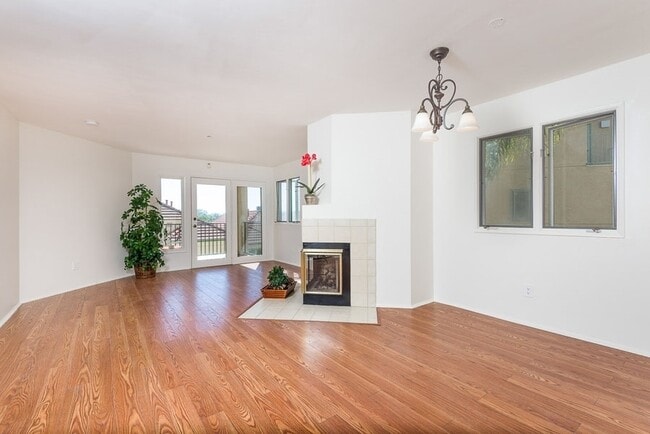 Photo - 2/2 End Unit Condo available near UTC