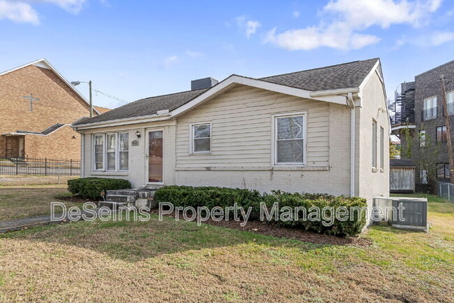 Photo - 802 Ramsey St