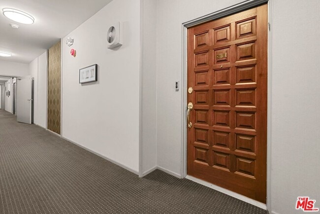 Photo - 10671 Holman Ave