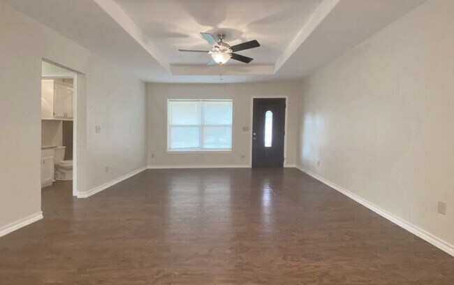 Photo - Beautiful 4 bedbroom 2 bath home in McAllen.