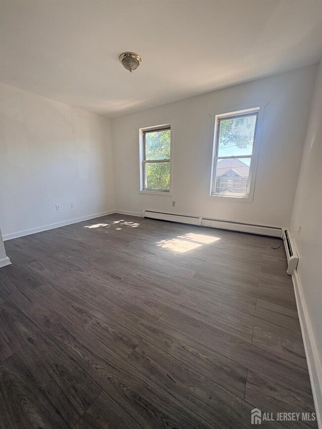 661 Catherine St Unit 2B