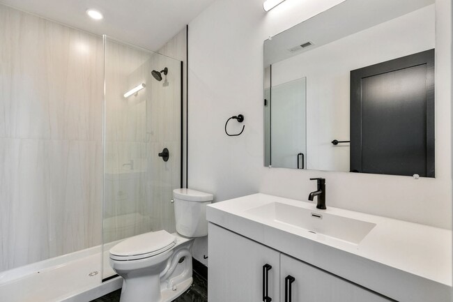 Photo - 1419 W Grange Ave