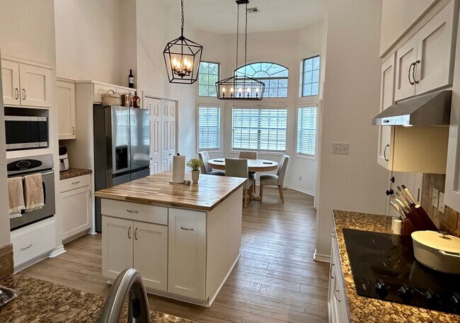 Photo - 1303 Bayou Woods Dr