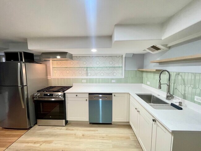 Photo - 2112 N Sawyer Ave Unit I