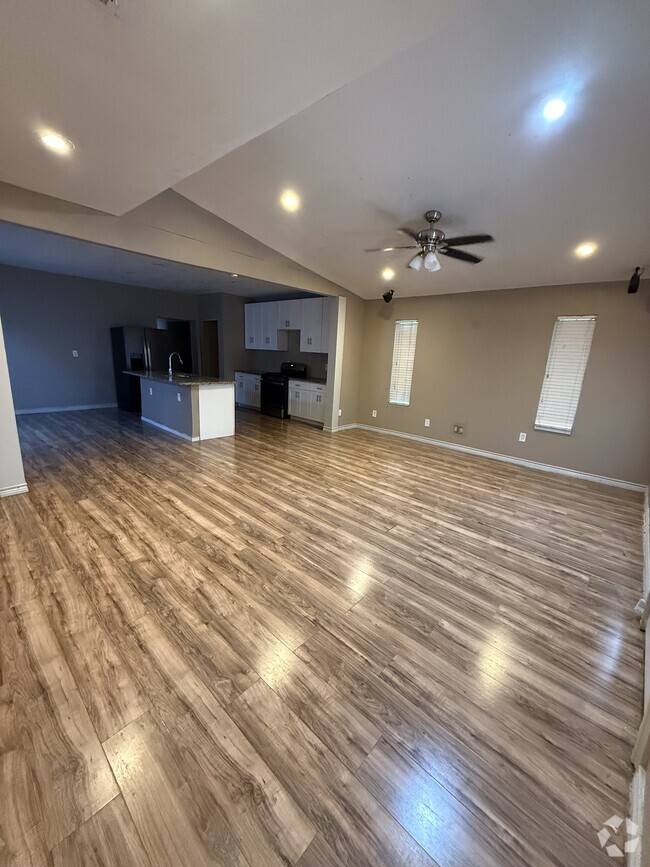 Building Photo - 1203 Crystal Rental