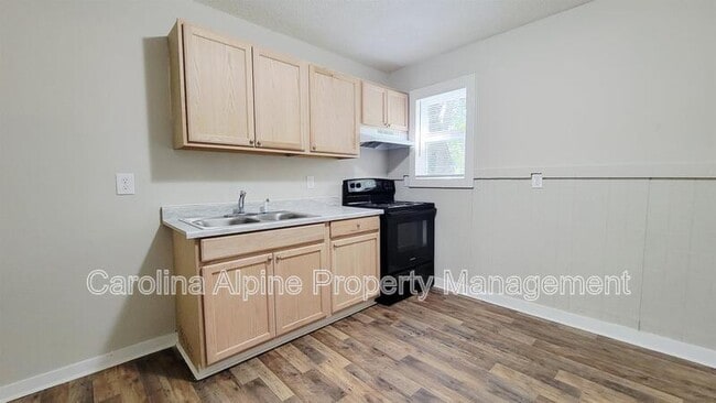 Photo - 1306 Ragan Ave