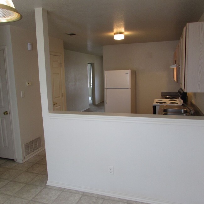 Photo - 2901 Cantabrian Dr Unidad # B