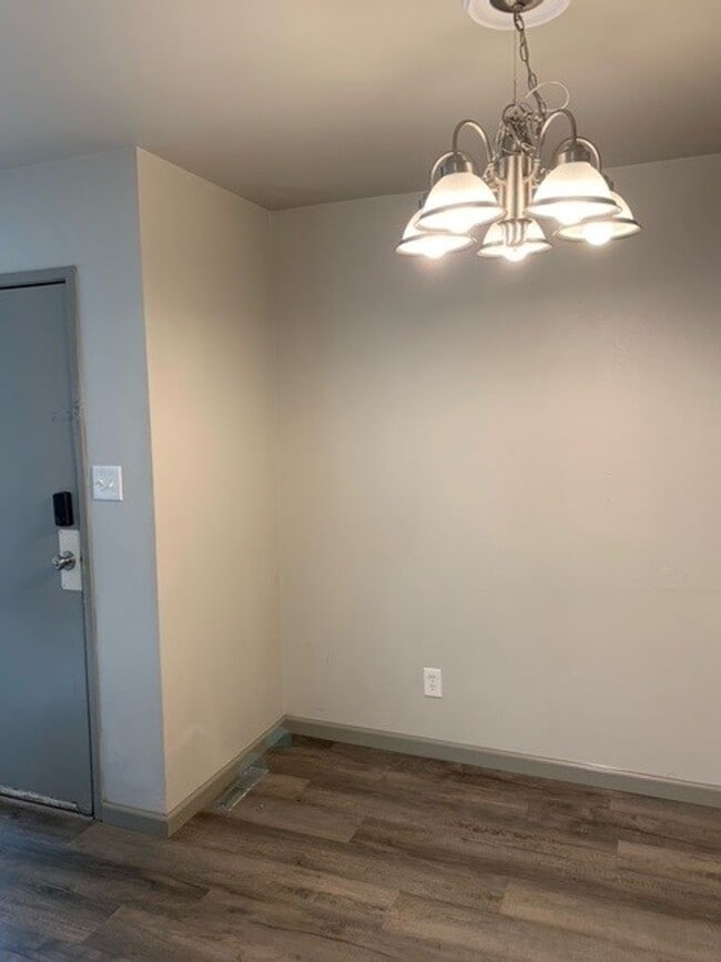 Photo - 533/535 W 5th St Unidad 535 W 5th St