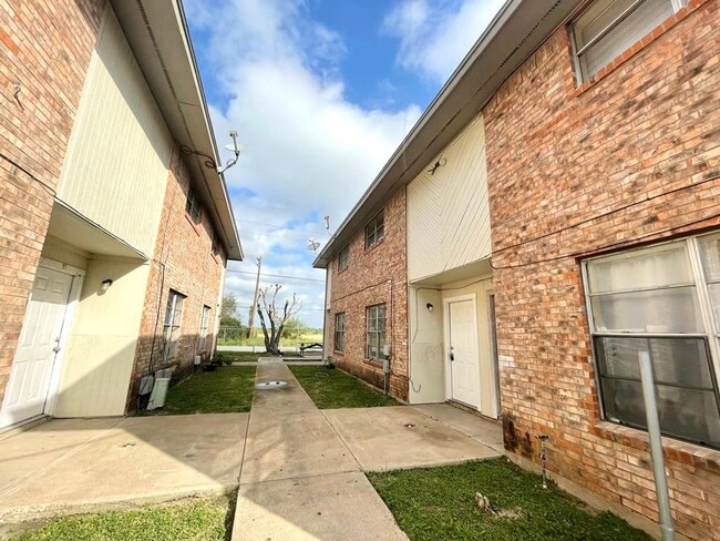 Photo - 712 E Sugarcane Dr