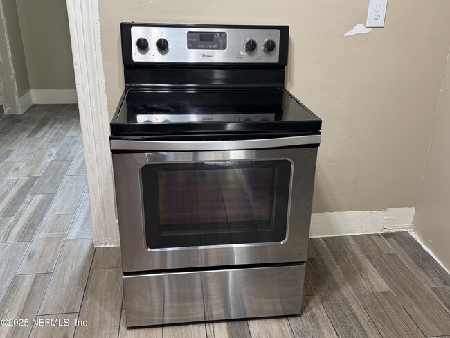 Photo - 1228 Winthrop St