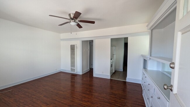 Building Photo - Spacious 1 Bedroom in Long Beach !!! Unit 431 1/2