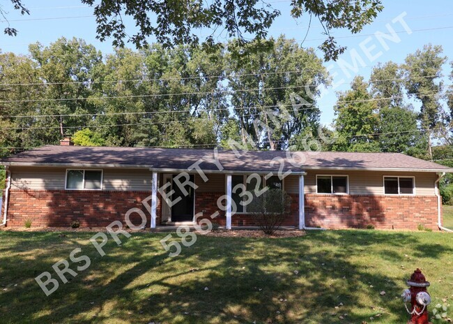 Building Photo - Beautiful 3 bedroom 1 1/2 bath Shelby Twp.... Rental