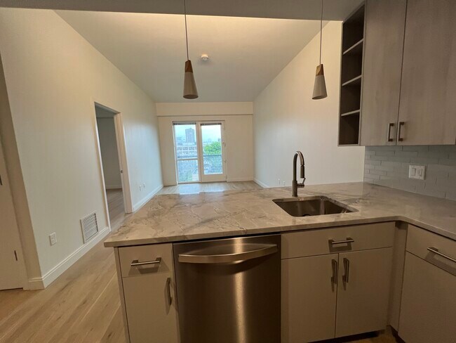 Photo - 55 Brighton Ave Unidad 202