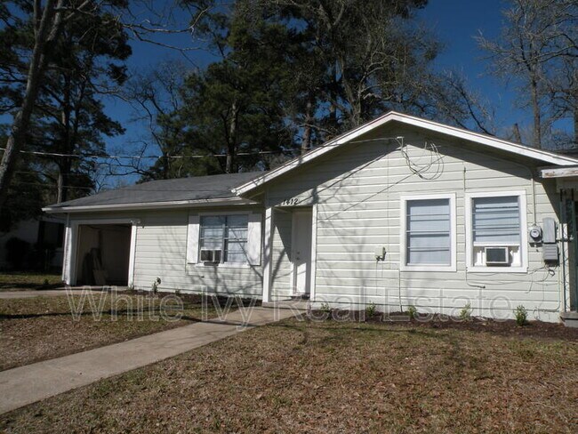 Building Photo - 1412 22nd St Unit A Rental