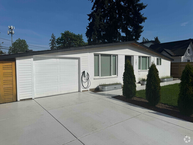 Building Photo - 101 NE 95th Ave Rental