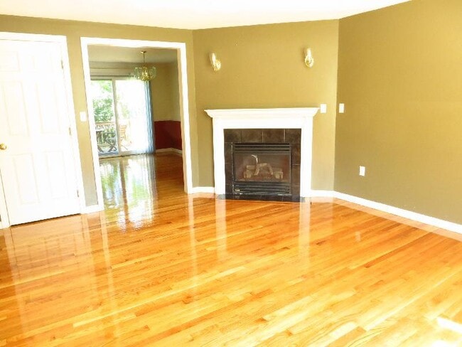 Photo - 52 School Ave