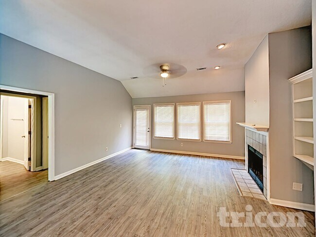 Photo - 105 Peach Pointe Dr