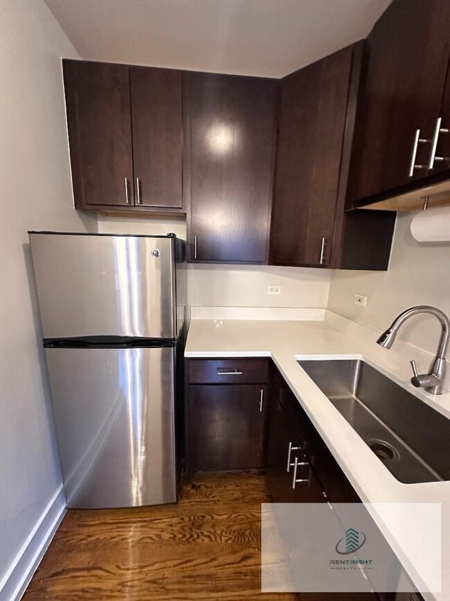 Photo - 1712 W Albion Ave Unit 1716-K3