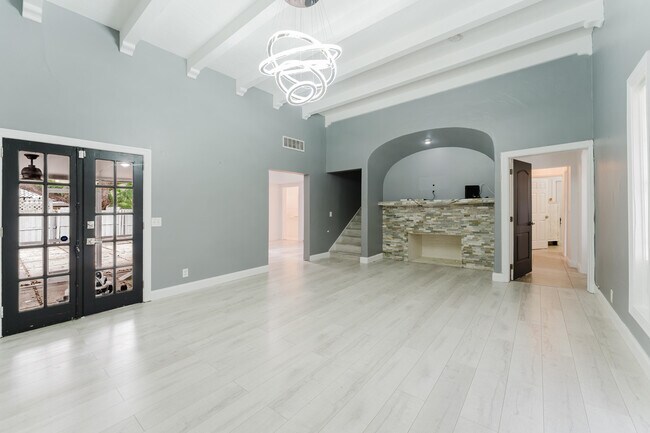 Photo - 700 E Palmetto Park Rd