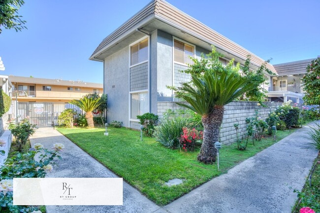 Photo - Arcadia School District | Quiet 4-Unit Community Unidad 7