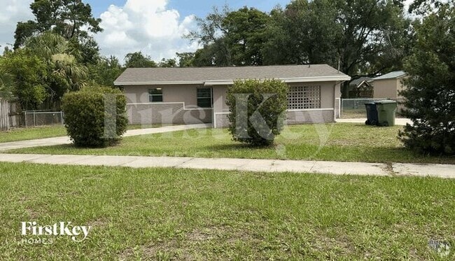 Building Photo - 9331 Forest Hills Dr Rental