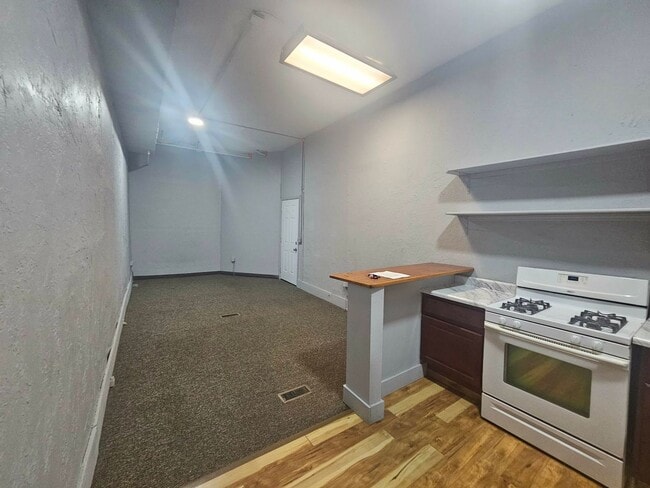 Photo - Studio Apartment Available for Rent