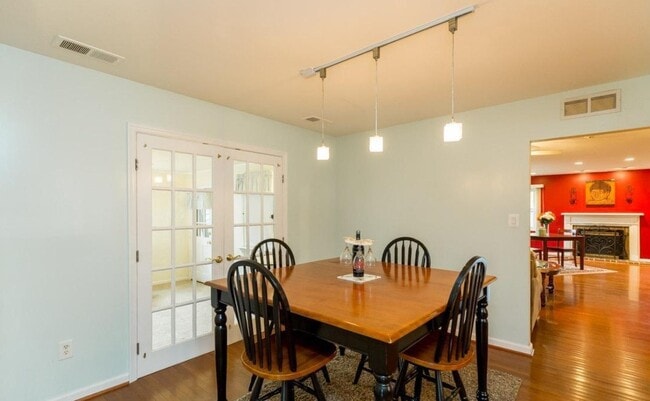 Building Photo - 5314 Foxboro Ct