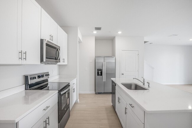 Photo - 621 Salisbury Cir