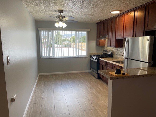 Photo - Lake Hill Apartments