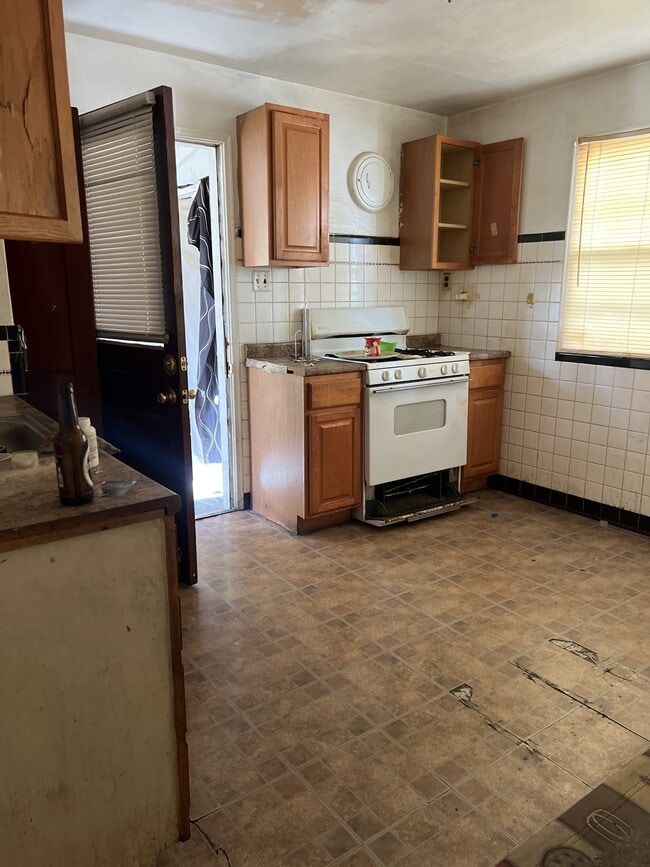 Photo - 5663 Gatesworth Ave