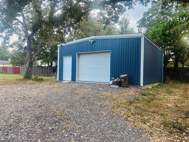 Photo - 189 Road Runner Ln
