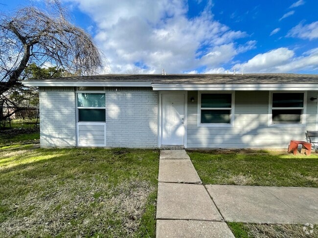 Building Photo - 1904 Finfeather Rd Rental