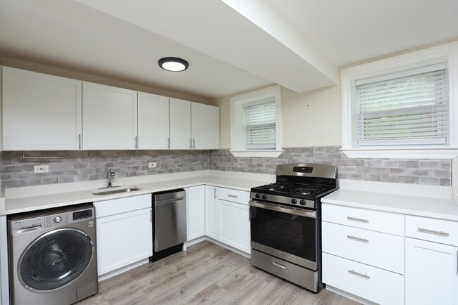 Photo - 856 W George St Unit 6H