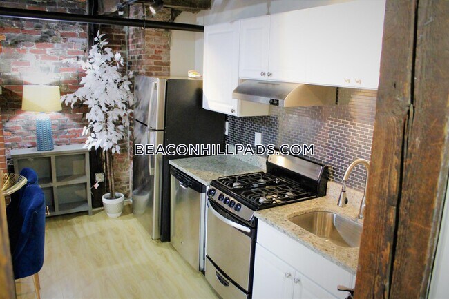 Photo - 74 Revere St Unidad 2R