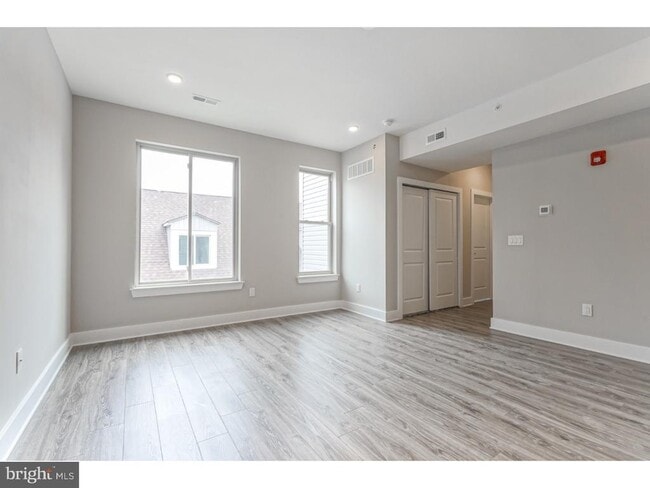 Photo - 2162 E Norris St Unit 203