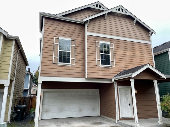 Building Photo - Charming Home in a Gated Tacoma Community – Minutes from JBLM!