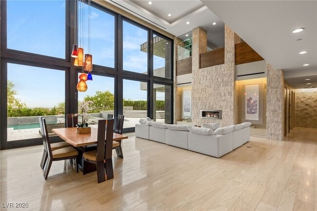 Photo - 98 Sun Glow Ln